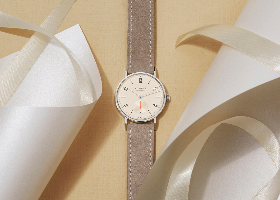 NOMOS_Glashütte_Tangente_33_champagner