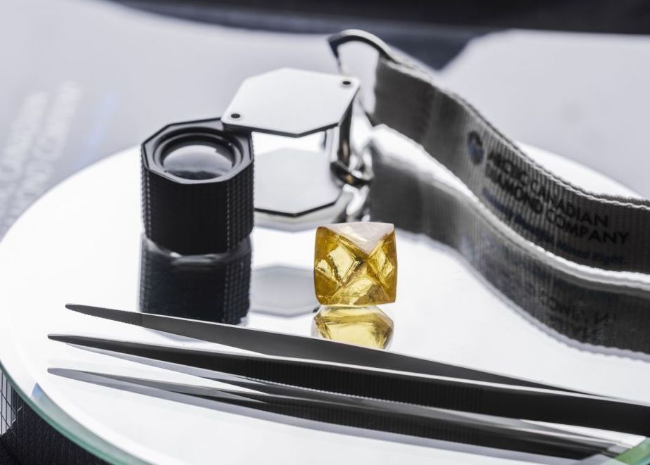 Knapp 72ct wiegt der größte gelbe Diamant, der jemals in Kanada entdeckt wurde. © Arctic Canadian Diamonds