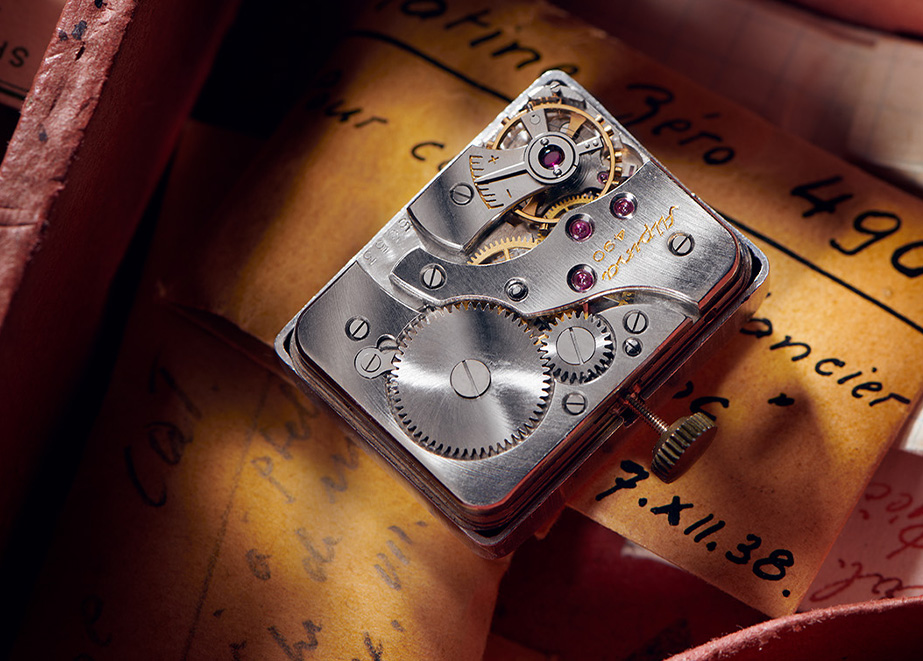 Calibre_490_Alpina_Alpiner_Heritage_Carrée_Mechanical_140_Years_FB