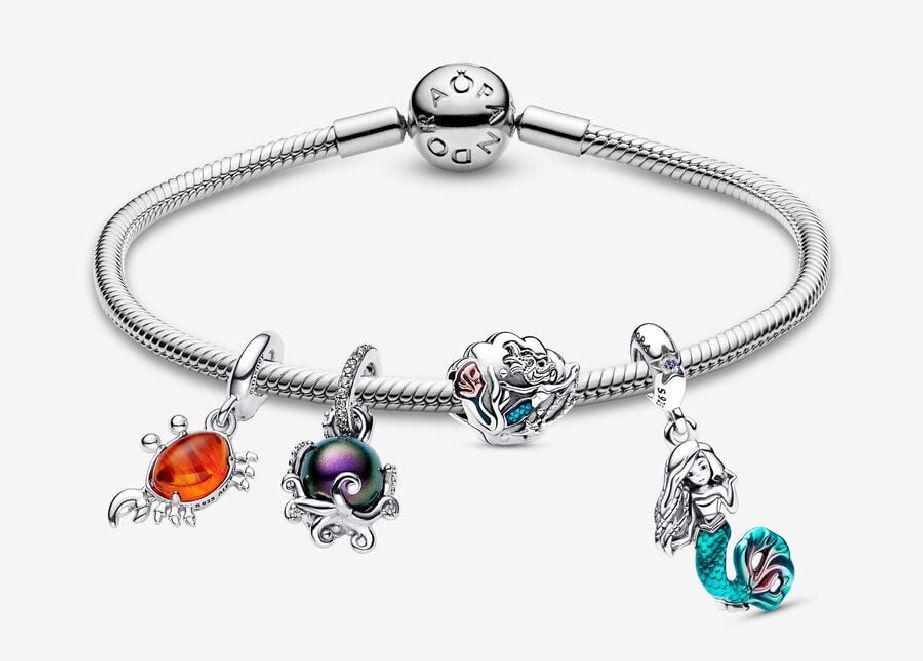 Disney Arielle, Unterwasser Set: Moments Schlangen-Gliederarmband mit vier Charms © Pandora