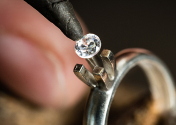 Schmuck und Uhrenindustrie in Deutschland: Stabiler Ausblick erwartet