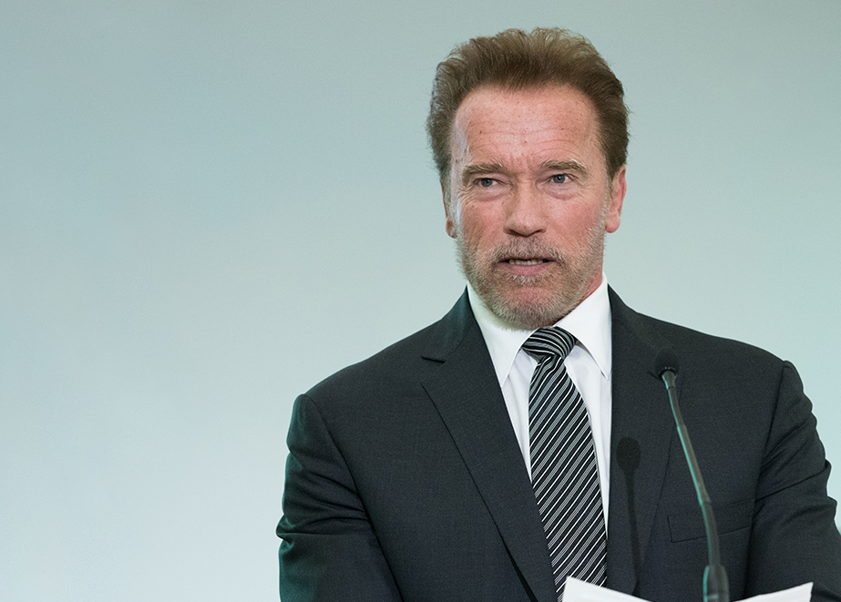 Arnold Schwarzenegger Audemars Piguet Flughafen München festgehalten