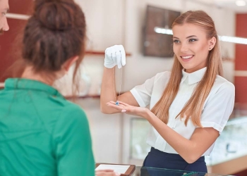 Einzelhandel: Auch in Krisenzeiten leistungsstarker Arbeitgeber