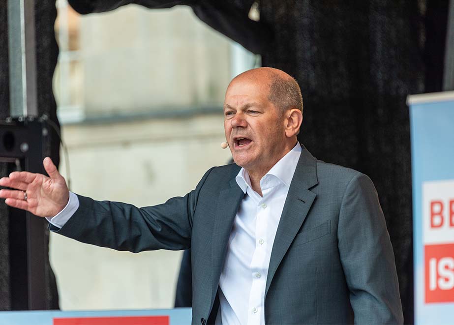 Bundeskanzler Olaf Scholz könnte möglicherweise noch 2024 die Vertrauensfrage im Bundestag stellen. © Shutterstock