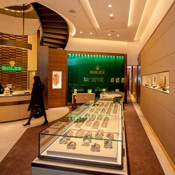 Menze Rolex zieht den Kreis enger: Boutique in Düsseldorf, Kündigungen im ...