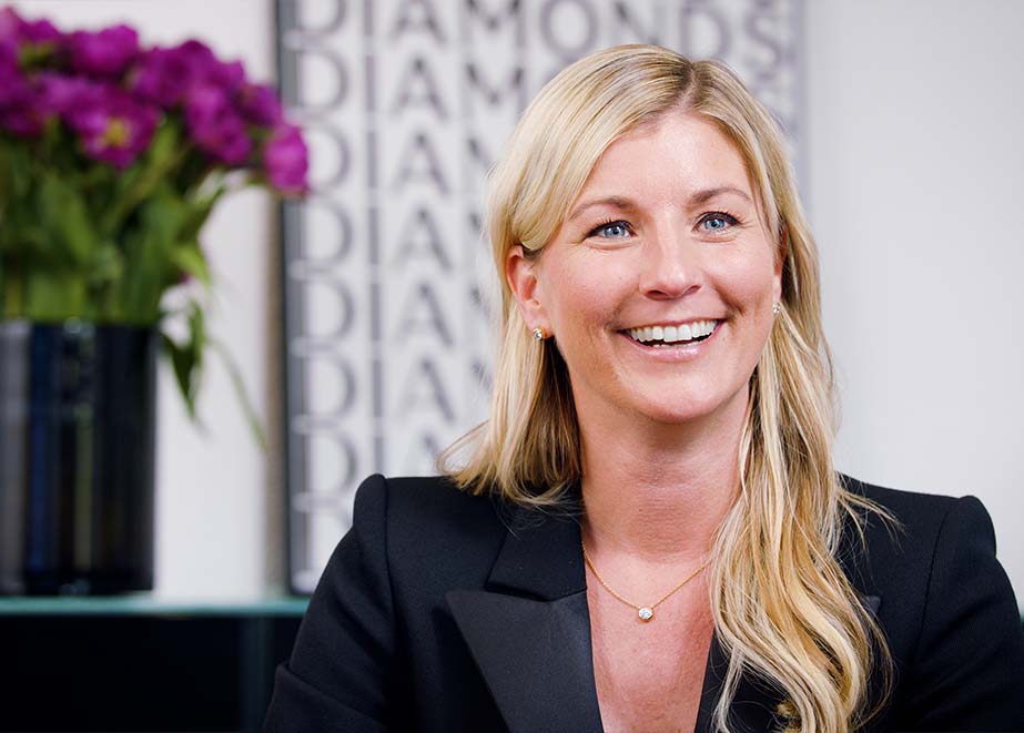 Christine Marhofer Nevermined mandana