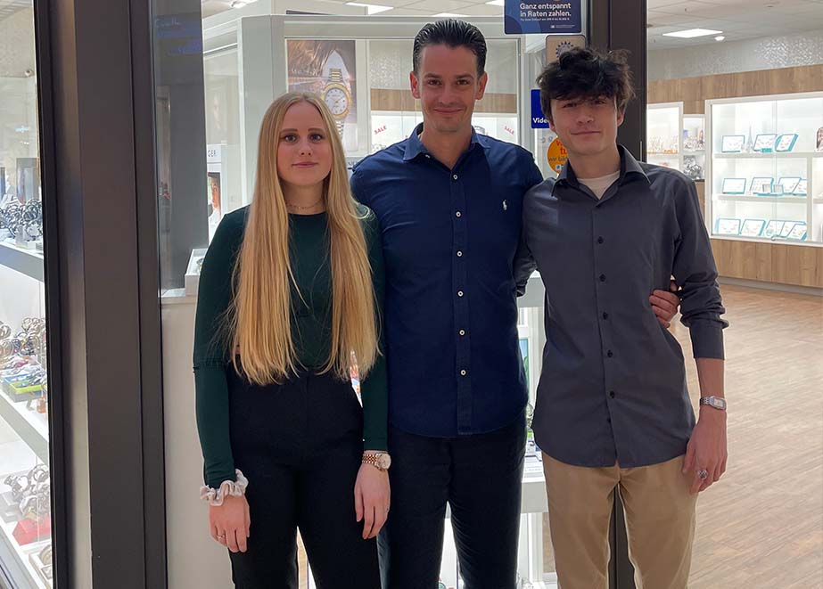 Juwelier Schröder 2025 Herrn Daniel Potalujew (Verkauf), Herrn Björn Bartsch (GF), Frau Katrin Scuckij (Verkauf).