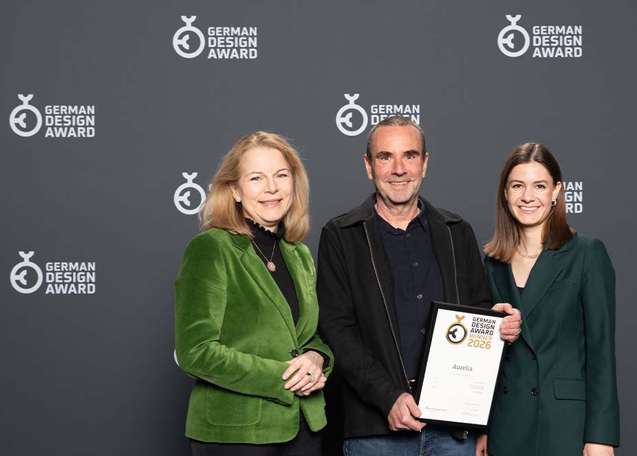 German Design Award 2026 Ehinger Schwarz 1876 Karin Saey (GF Ehinger Schwarz 1876), Timo Küchler (Designer), Sina Geyer (Prokuristin Ehinger Schwarz 1876)