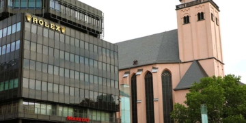 Rolex Gebäude Köln Hauptbahnhof Hotel Gastronomie geplant