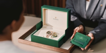Rolex Uhr in grüner Geschenkbox mit Garantiekarte